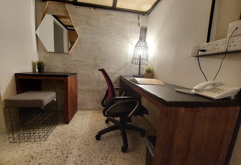 غرفة أساسية ثلاثية, Kim Haus Loft