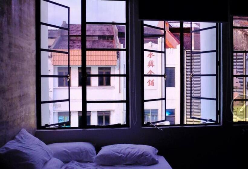 استوديو إدارى, Kim Haus Loft