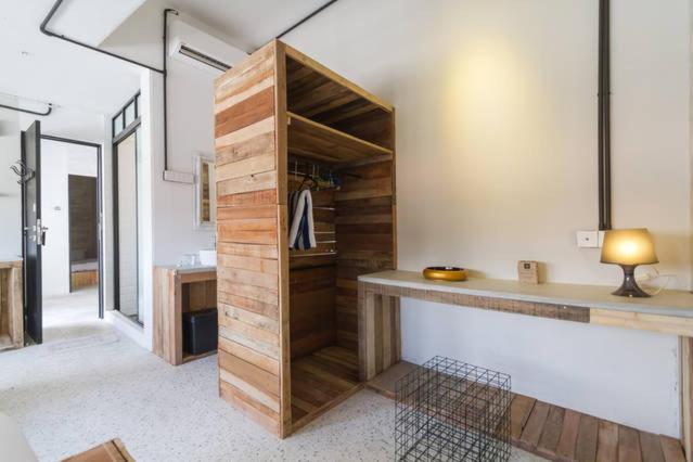 استوديو إدارى, Kim Haus Loft