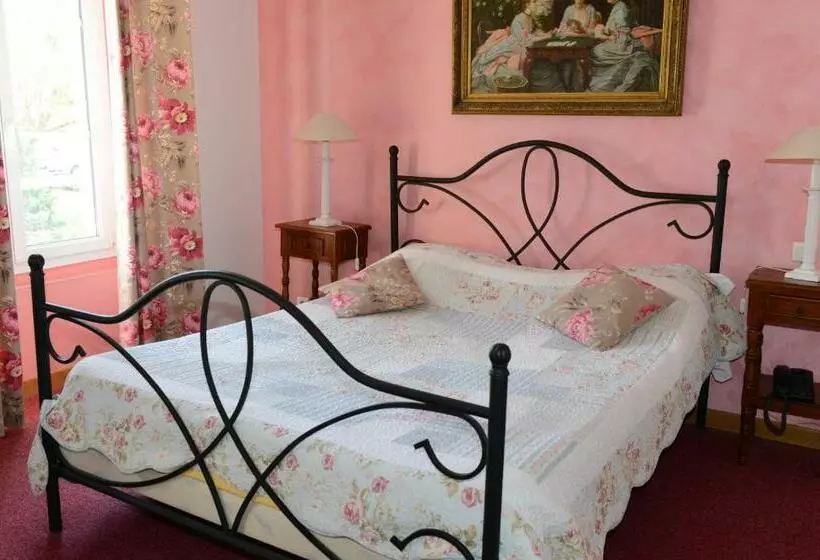 Chambre Standard, Le Chene Pendragon