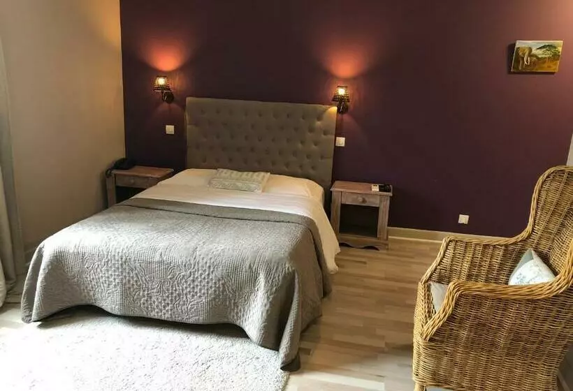 Chambre Standard, Le Chene Pendragon