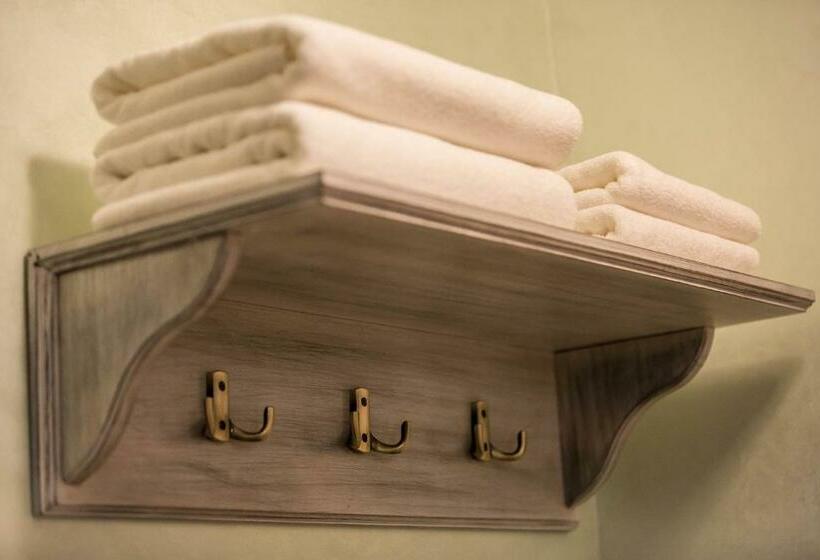 エクゼクティブルーム, Magus