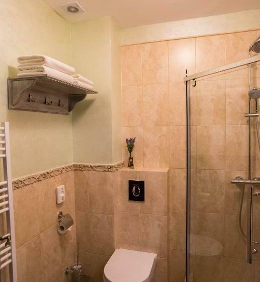 エクゼクティブルーム, Magus