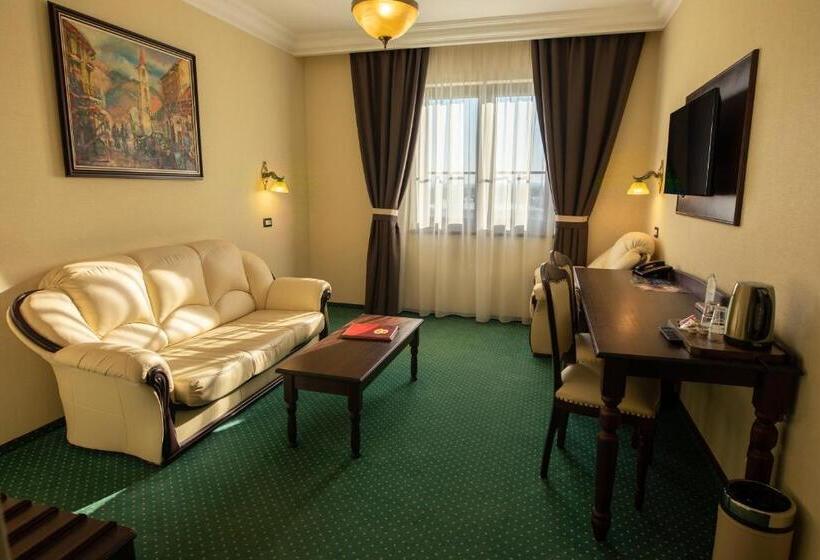 バルコニー付スイート, Magus