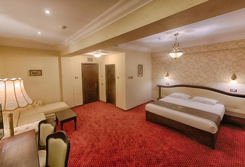 ジュニアスイート, Magus