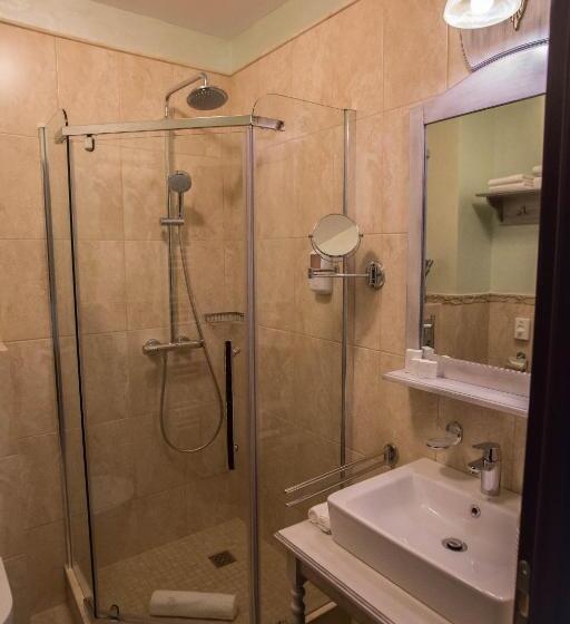 キングサイズベッドのスーペリアルーム, Magus