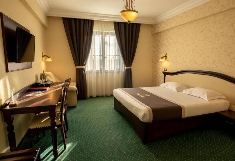 キングサイズベッドのスーペリアルーム, Magus