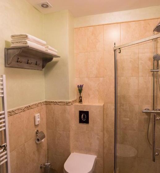 デラックスルーム, Magus