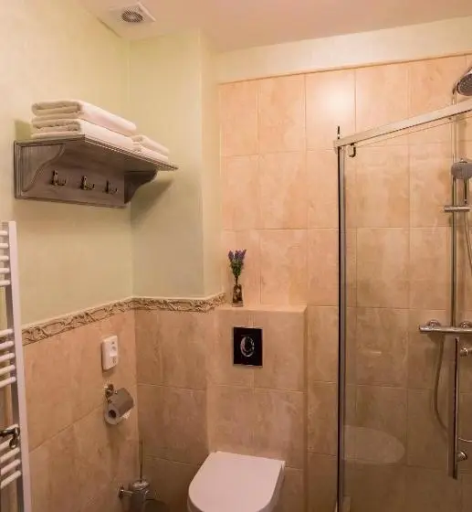 Habitació Deluxe, Magus