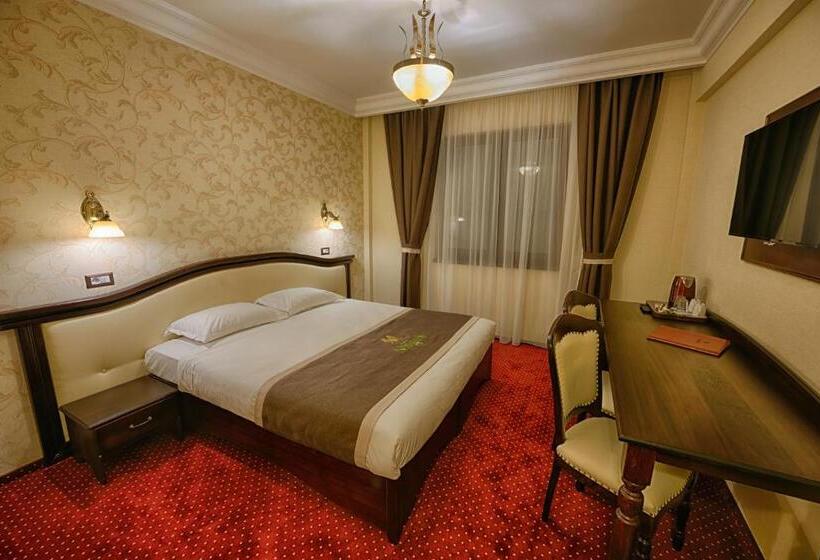 スタンダードルーム, Magus