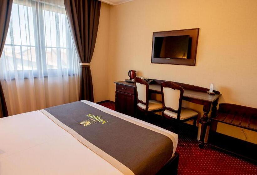 デラックスルーム, Magus