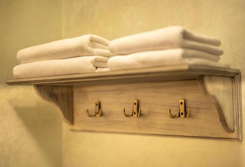 スタンダードルーム, Magus