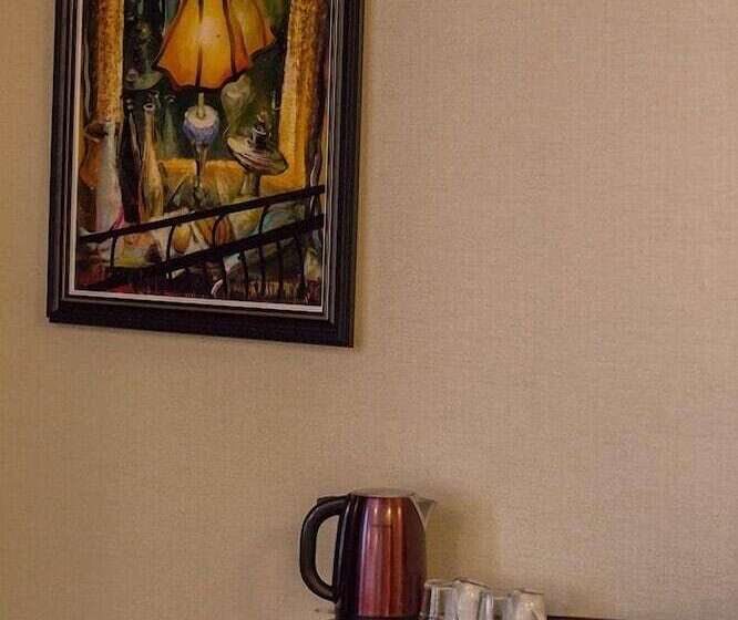 Junior Suite, Magus