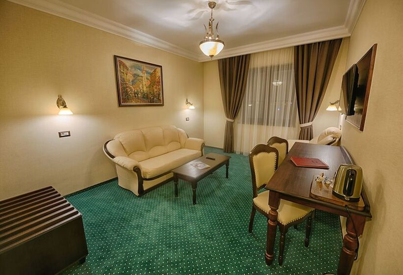 バルコニー付スイート, Magus