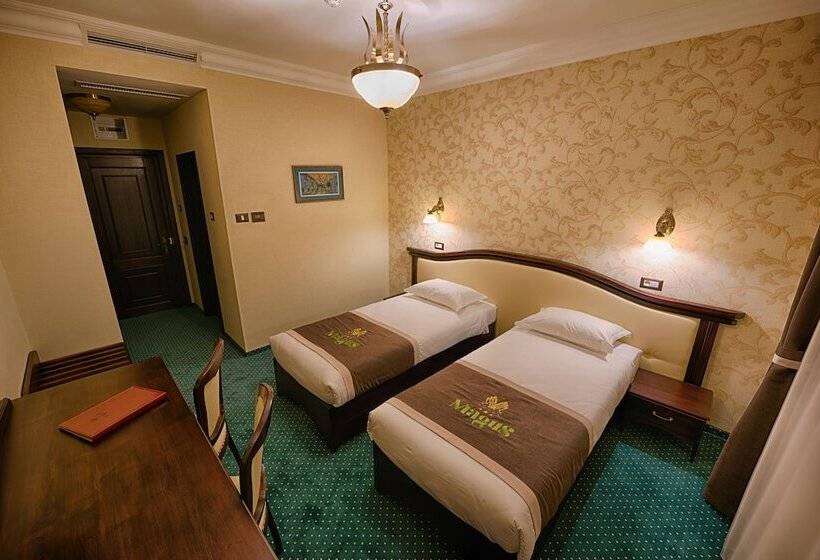 デラックスルーム, Magus