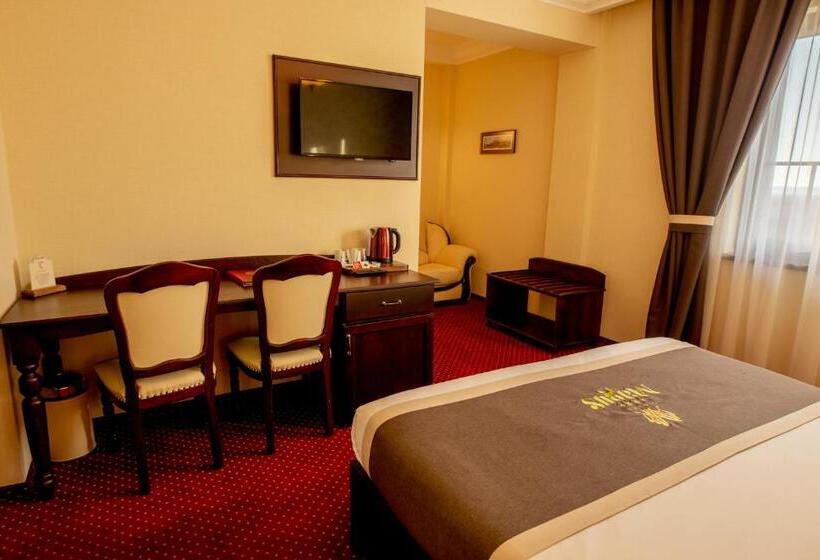 キングサイズベッドのスーペリアルーム, Magus