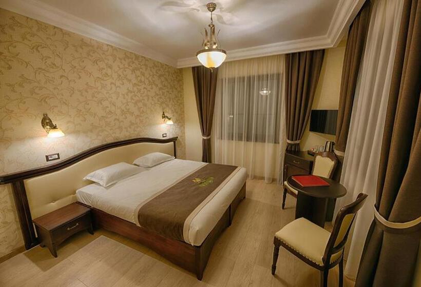 スタンダードルーム, Magus