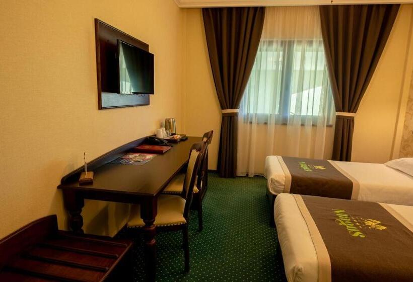 デラックスルーム, Magus