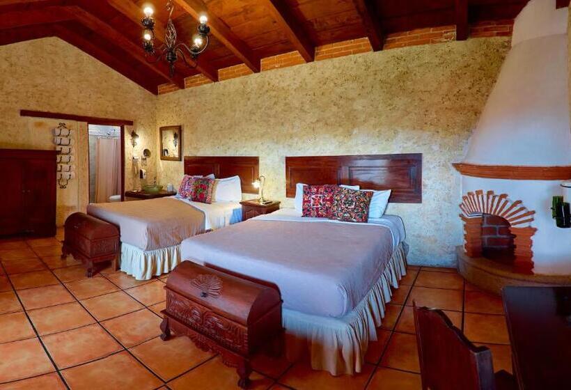 اتاق استاندارد چهار تخته, Naif Boutique