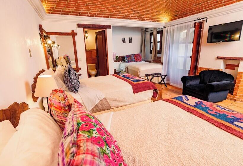 اتاق استاندارد سه نفره, Naif Boutique