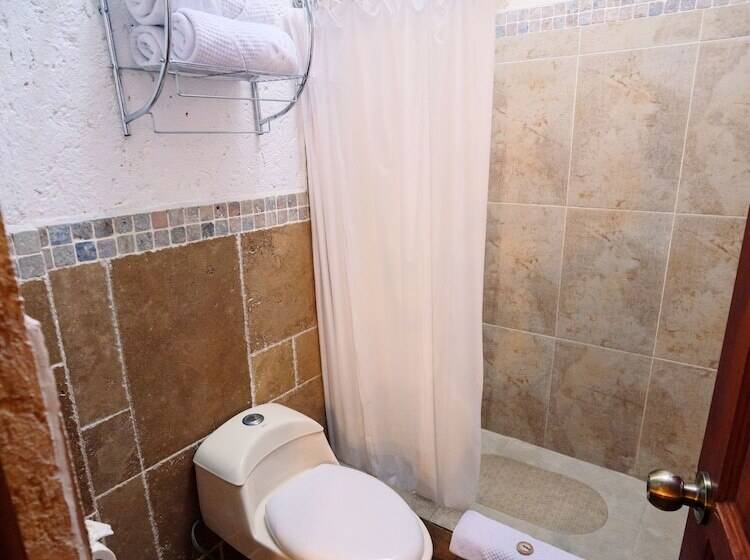 اتاق استاندارد چهار تخته, Naif Boutique