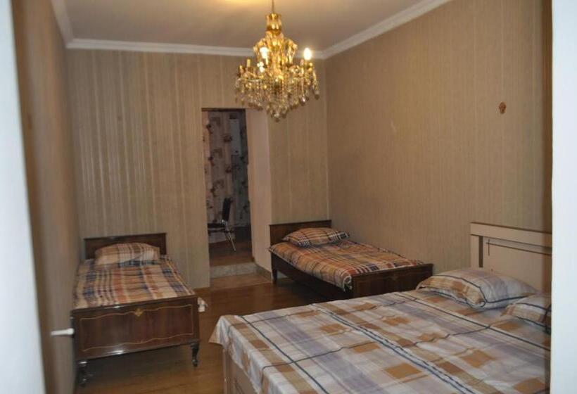 آپارتمان 1 خوابه همکف, Prime