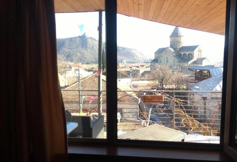 اتاق استاندارد سه نفره, Prime