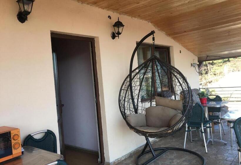 اتاق استاندارد سه نفره, Prime