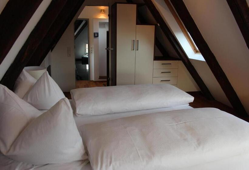 سوییت, Schmales Haus