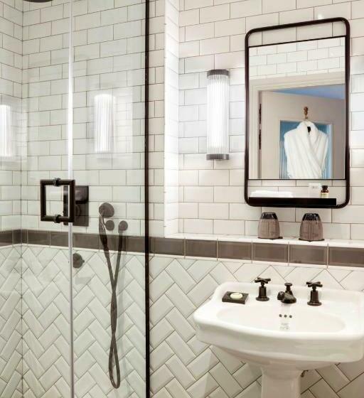 デラックスルーム, Victory House Leicester Square