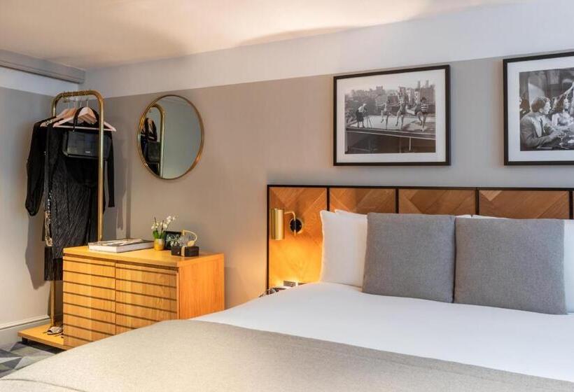 デラックスルーム, Victory House Leicester Square