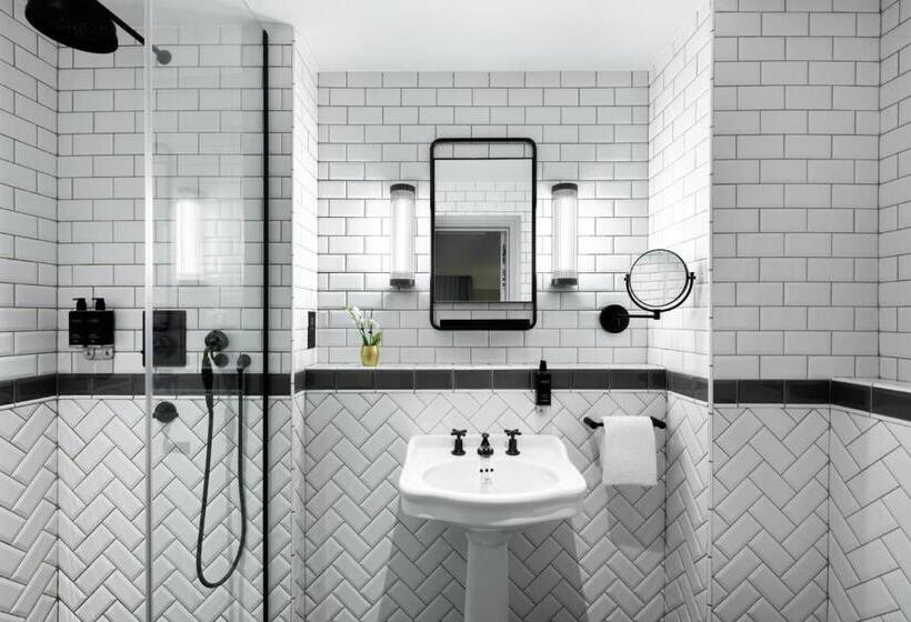 디럭스 룸, Victory House Leicester Square