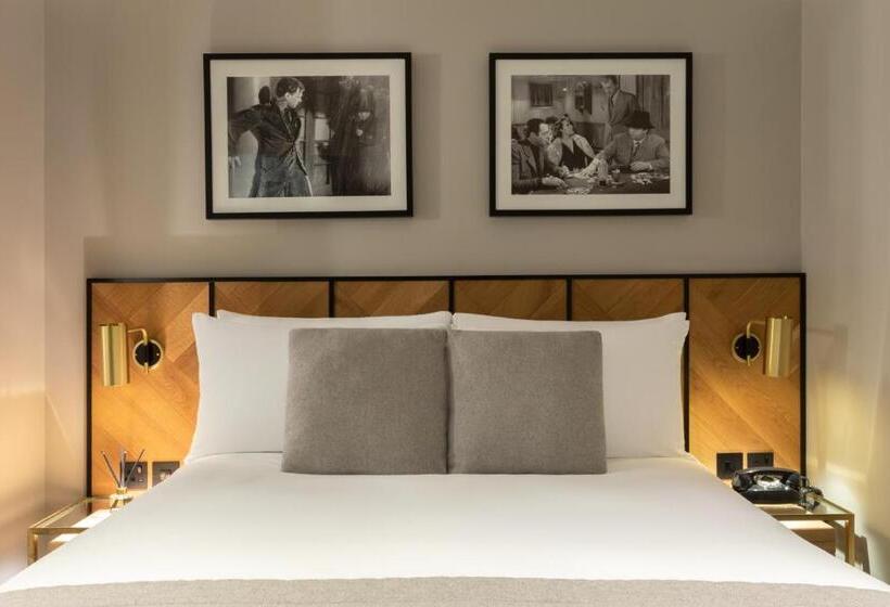 デラックスルーム, Victory House Leicester Square