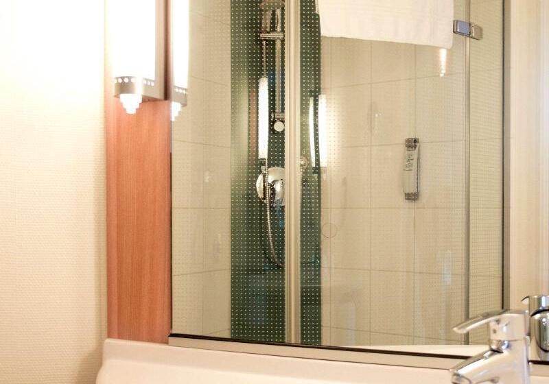 디럭스 룸, Victory House Leicester Square