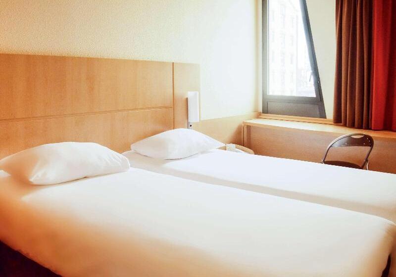 Номер Deluxe, Victory House Leicester Square