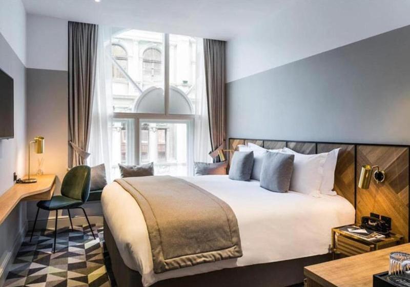 Номер Deluxe, Victory House Leicester Square