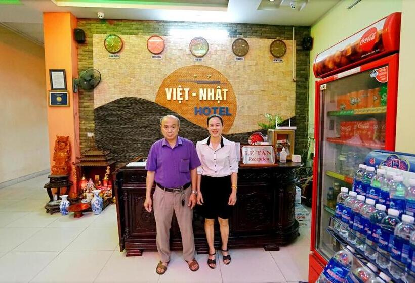 اتاق استاندارد سه نفره, Viet Nhat