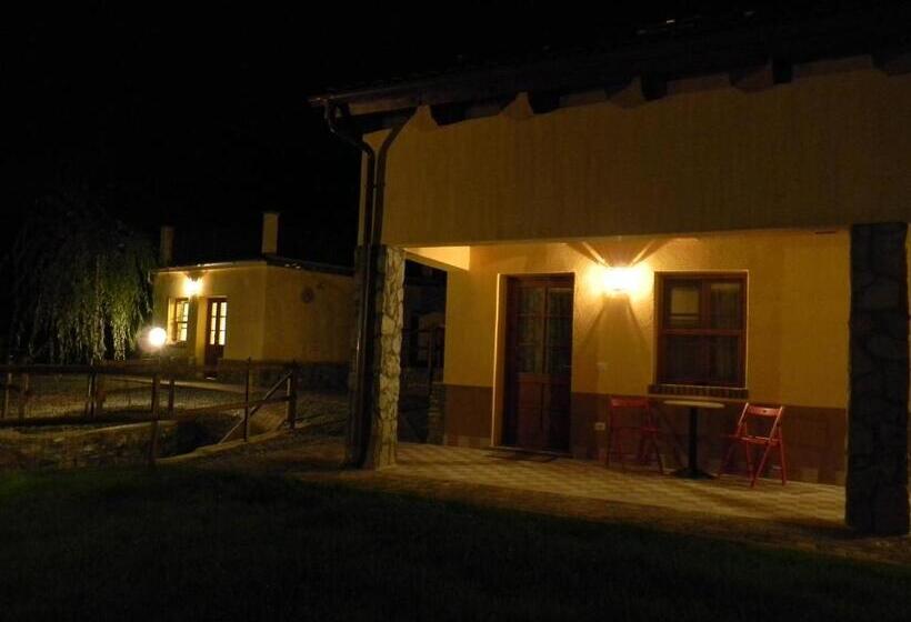 חדר סטנדרט לשלושה, Agriturismo Rio Castello