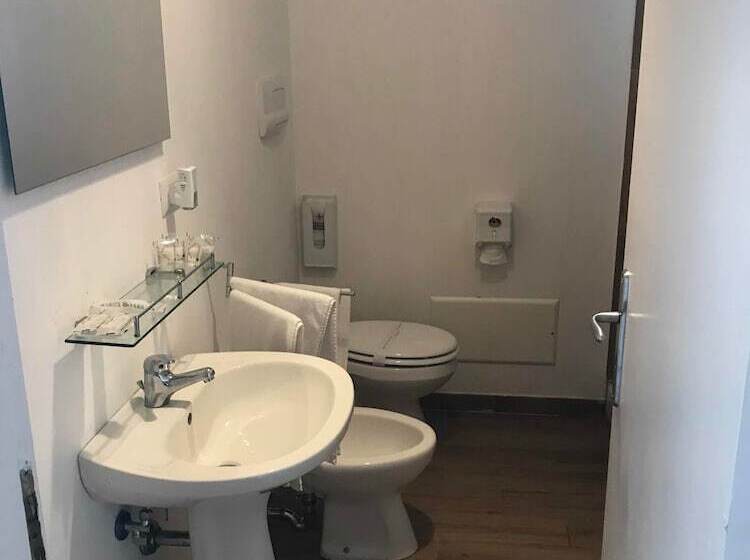 דירת 2 חדרים נוף לים, Baia Dell'est