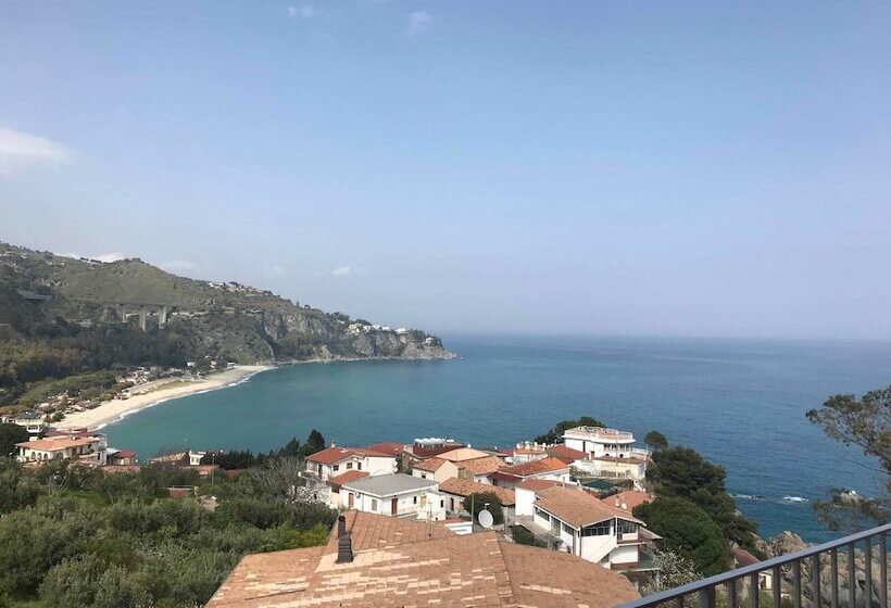 Апартаменты 2 Спальни Вид на Море, Baia Dell'est