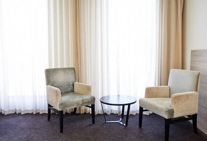 اتاق استاندارد, The Dingley