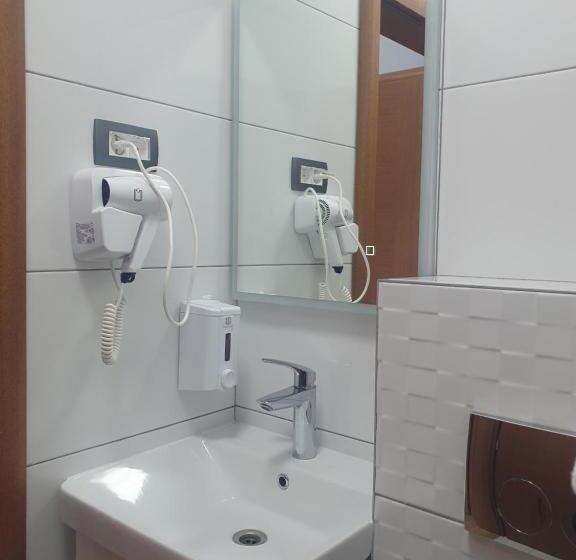 スタンダードシングルルーム, Europa