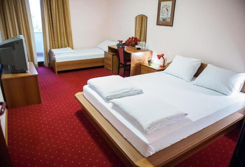 חדר סטנדרט לשלושה, Europa