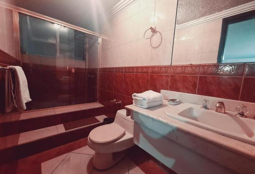 Quarto Familiar, González Suarez