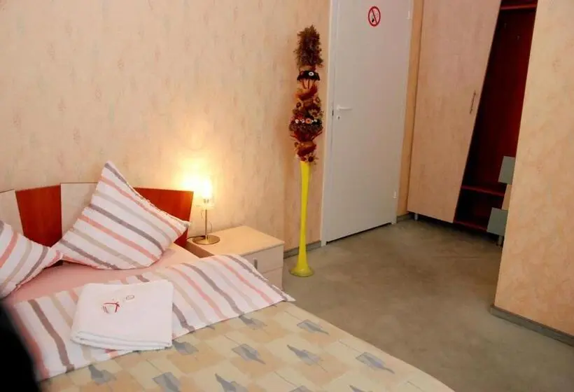 اتاق استاندارد, Guest House Lt