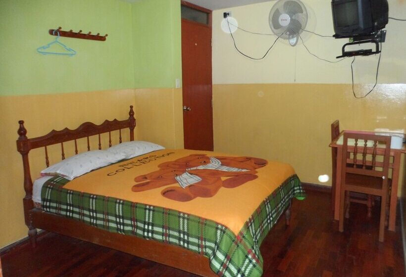 غرفة قياسية ثلاثية, Hostal Jovita