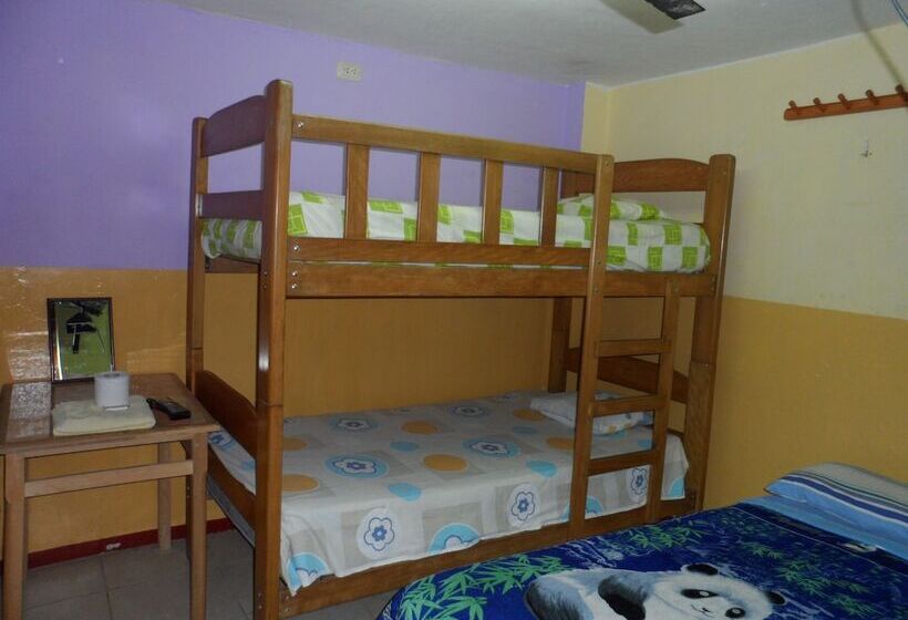 غرفة قياسية ثلاثية, Hostal Jovita