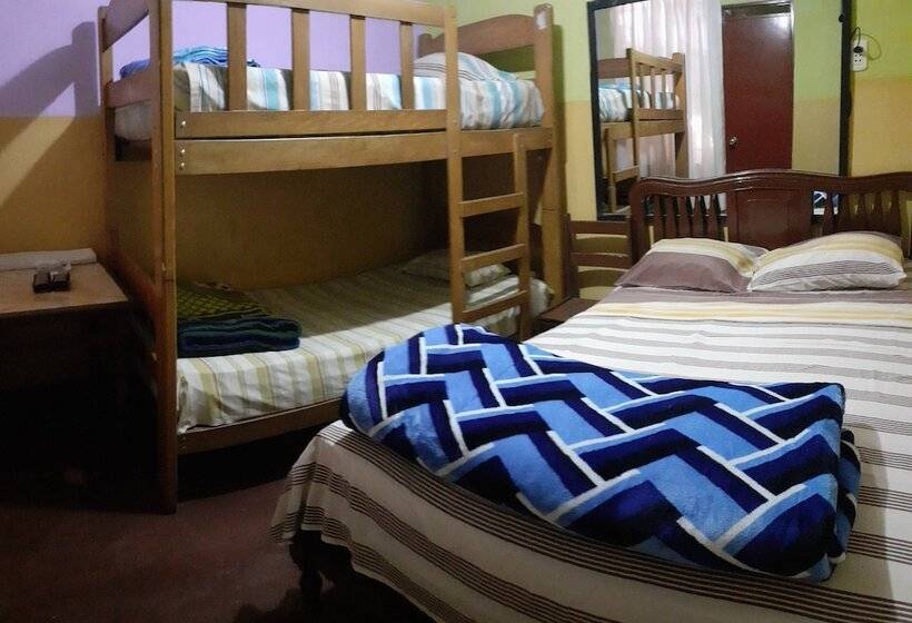 غرفة قياسية ثلاثية, Hostal Jovita