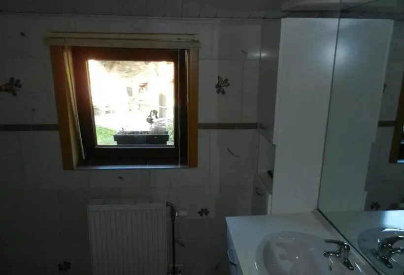 Talo 3 Makuuhuonetta, B&b Le Ti Bou De Refuge