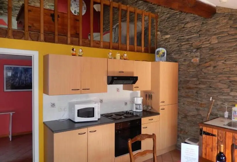 Talo 2 Makuuhuonetta, B&b Le Ti Bou De Refuge